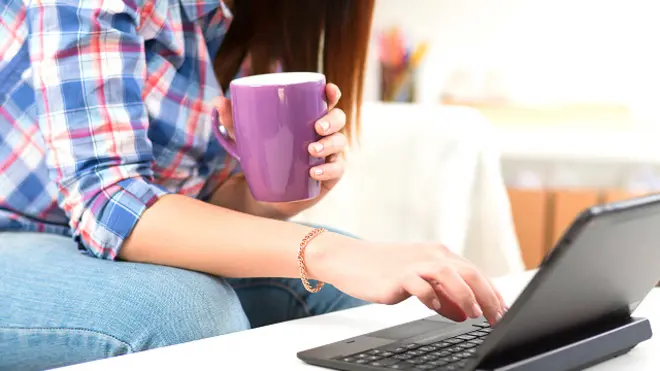 इंटरनेट पर चैटिंग