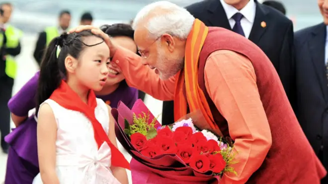 चीन में नरेंद्र मोदी