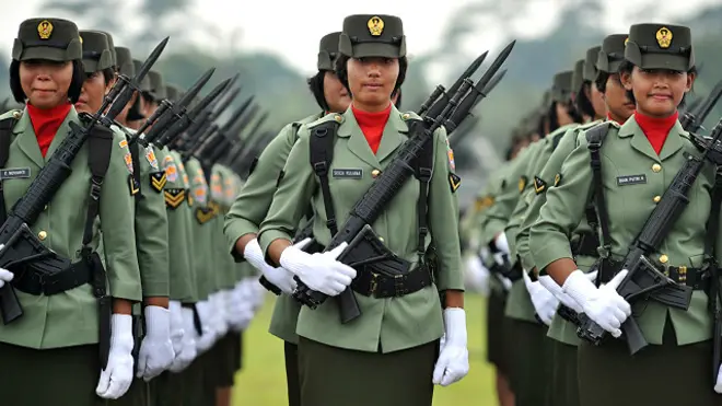 इंडोनेशिया सेना में महिलाएं