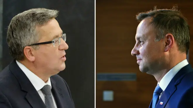 Hai ông Bronislaw Komorowski (trái) và Andrzej Duda
