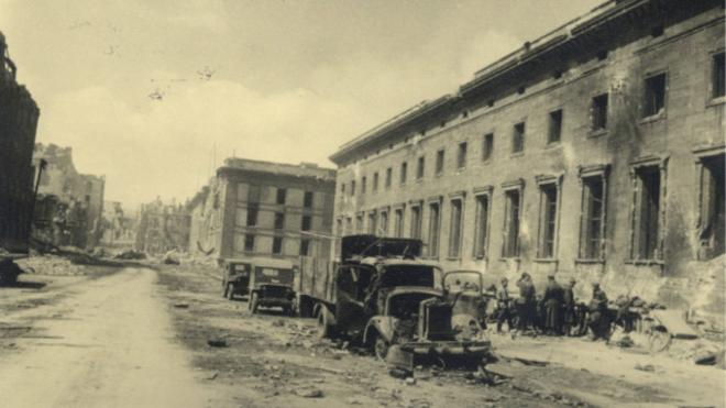 Здание рейхсканцелярии в 1945 году