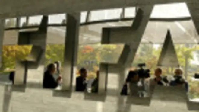 ФІФА поки не планує переглядати місця проведення ЧС