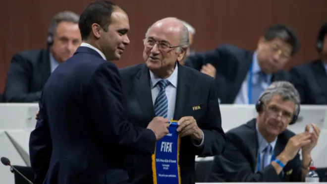 سب بلاتر والأمير علي بن الحسين