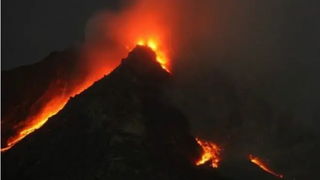 इंडोनेशिया का सिनाबंग ज्वालामुखी
