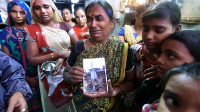 मुंबई में ज़हरीली शराब से मौतें