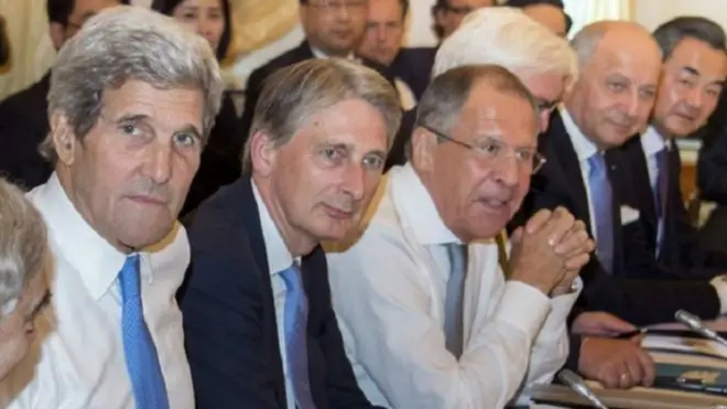 Para menlu dalam perundingan di Wina