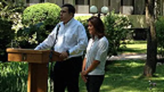 Гайдар об отказе от российского гражданства: "Буду придерживаться законов"