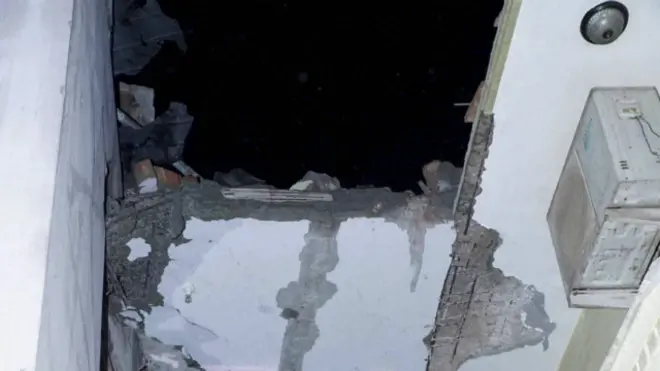 दिल्ली में इमारत गिरी