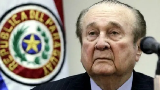 निकोलस लियोज़