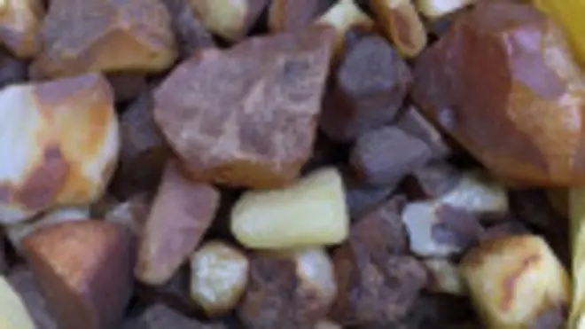 СБУ нашла 100 килограммов янтаря в ровенской квартире