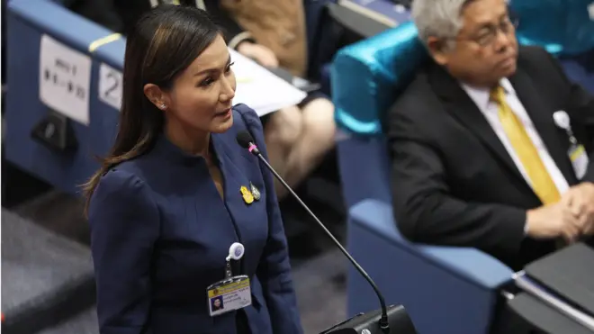 นฤมล ภิญโญสินวัฒน์ ส.ส.บัญชีรายชื่อ พรรคพลังประชารัฐ ชี้แจงประเด็นวินัยทางการคลังและการจัดสรรงบประมาณเพื่อใช้จ่ายในนโยบายของรัฐบาล เมื่อวันประชุมสภาแถลงนโยบายรัฐบาล วันที่ 26 ก.ค. ที่ผ่านมา