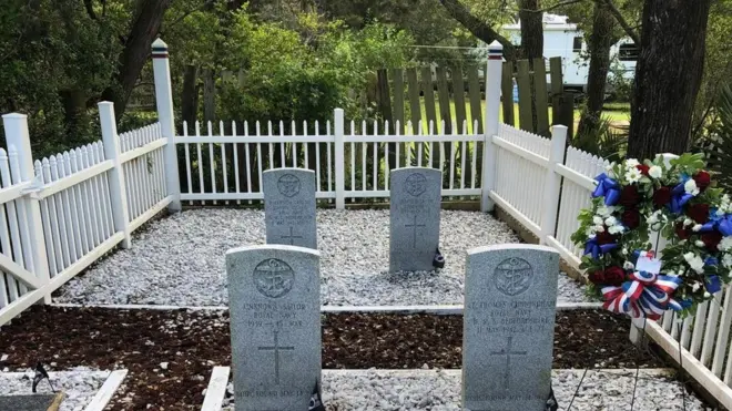 اليوم تتبع رقعة أرض صغيرة بجزيرة أوكراكوك الأمريكية، انجلترا كحق استئجار على الدوام حيث يوارى أربعة من البحارة الإنجليز الثرى