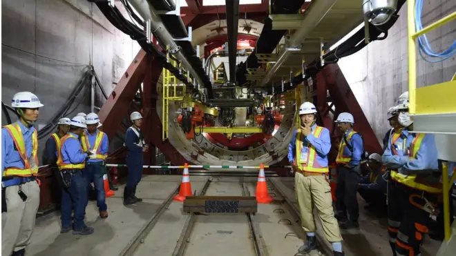 Proyek MRT Sudirman- Lebak Bulus tengah dikerjakan, namun untuk koridor Timur -Barat dicabut dari PSN.
