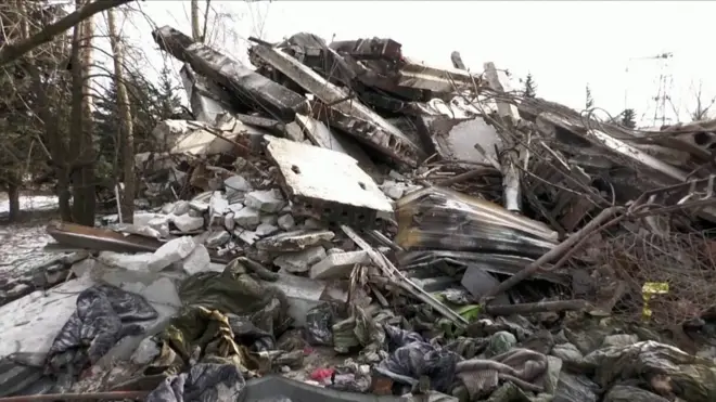 Новые кадры с дрона руин здания ПТУ в Макеевке