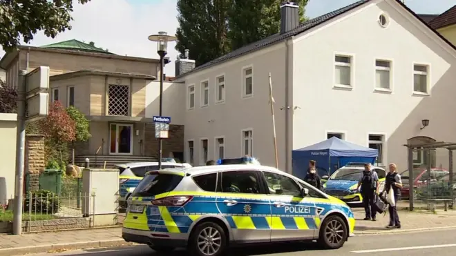 پلیس کنیسه ای که می گوید در معرض خطر بود را تحت حفاظت قرار داد