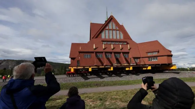 crkva u švedskoj, premeštanje crkve u švedskoj