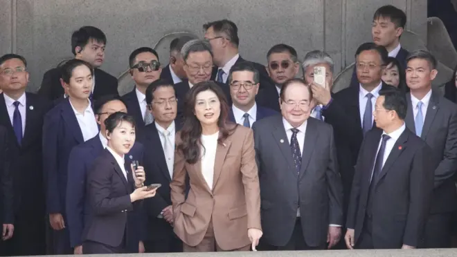 郑丽文在南京中山陵