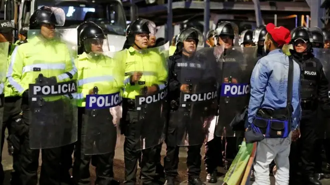 Venezolanos en la frontera entre Colombia y Ecuador