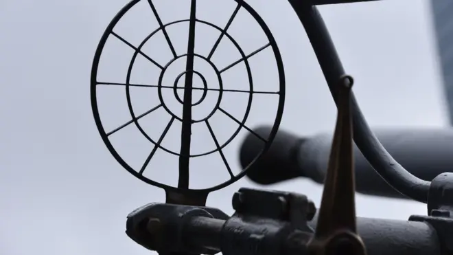 С недорогими целями лучше бороться недорогим оружием