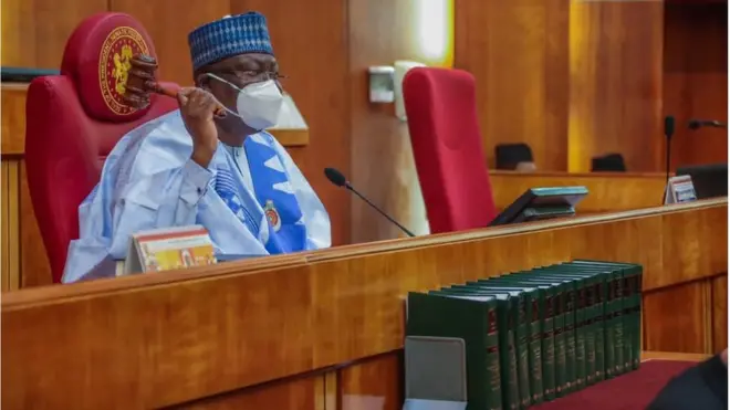 Sẹnetọ Ahmad, aarẹ ile aṣofin agba NAijiria.