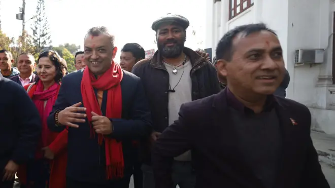 गगन थापा र विश्वप्रकाश शर्मा