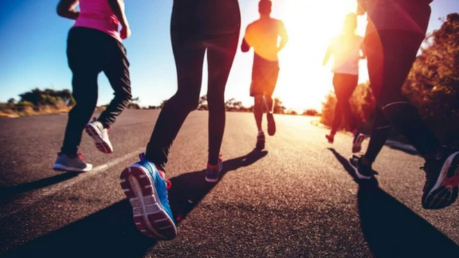 การวิ่งเหยาะ 30 นาที 3 ครั้งต่อสัปดาห์ เป็นวิธีลดน้ำหนักที่ได้ผลมากที่สุดสำหรับคนอ้วนง่ายเพราะพันธุกรรม