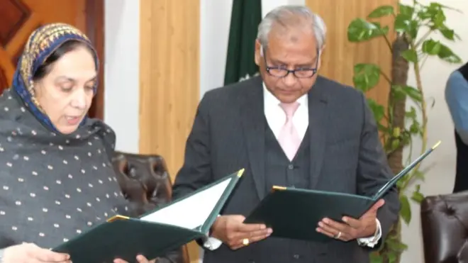 ریٹائرڈ جسٹس الطاف ابراہیم قریشی قائم مقام الیکشن کمشنر کے عہدے کا حلف اٹھا رہے ہیں