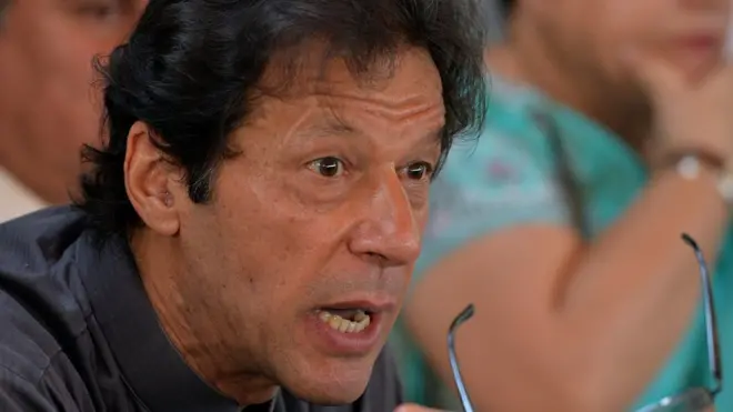پوليسو ته لارښوونه شوې چې عمران خان د اکتوبر پر ٢٦ نېټې د کميسيون پر وړاندې حاضر کړي