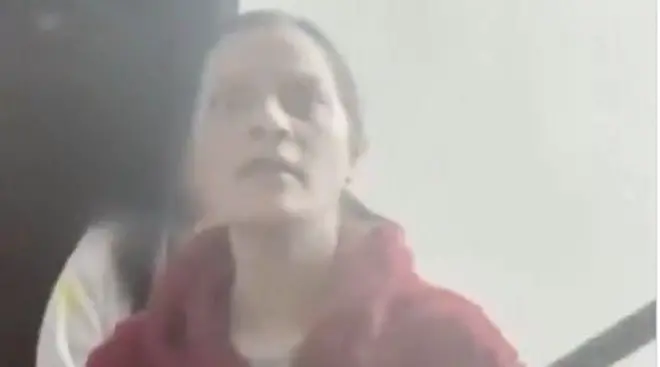 व्हीडिओ व्हायरल झाल्यानंतर रूबी जैन यांच्यावर वंशद्वेषाच्या कलमांखाली गुन्हा दाखल करण्यात आला आहे