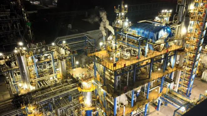 یک پالایشگاه نفت خام در استان شاندونگ در شرق چین