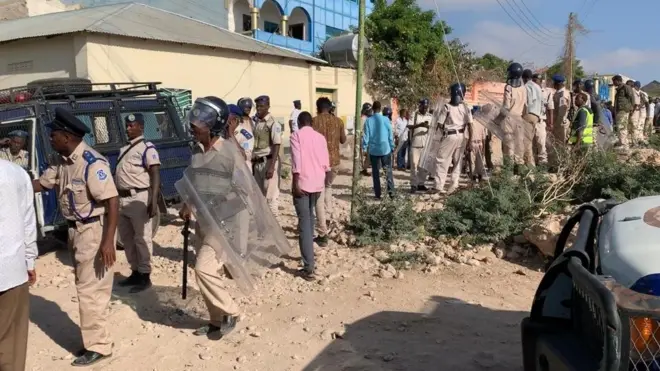 Dad aan badneyn oo isugu soo baxay xarunta xisbiga Wadani ee Hargeisa