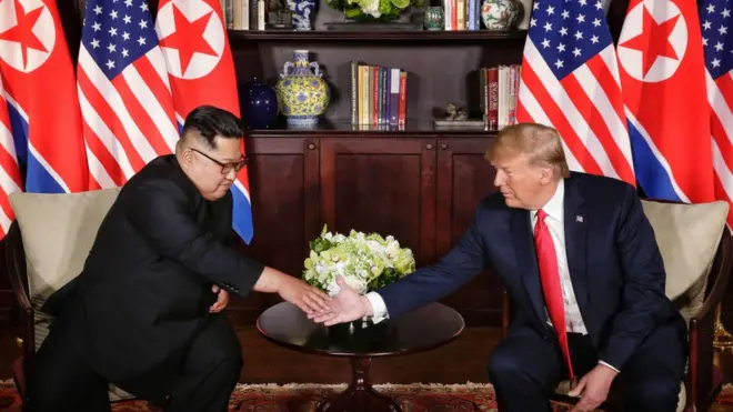 ¿Qué nos dicen los gestos de Trump y Kim sobre lo que pasó en la histórica cumbre de Singapur?