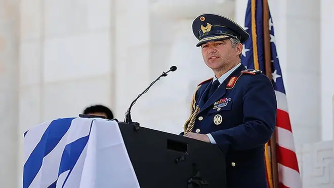 Dường như Chuẩn tướng Frank Gräfe đã sử dụng một đường dây không an toàn để đàm thoại với các quan chức Không quân Đức