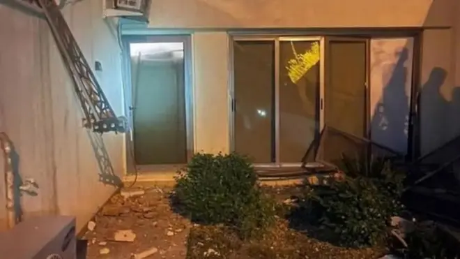 Damage to the Iraqi PM's home in Baghdad, 7 November