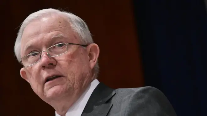 Джефф Сешнс стал первым членом кабинета министров Трампа допрошенным спецпрокурором