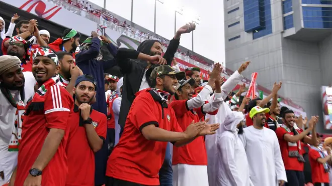 منتخب قطر يلعب في الإمارات دون مشجعين بسبب المقاطعة المفروضة على الدوحة