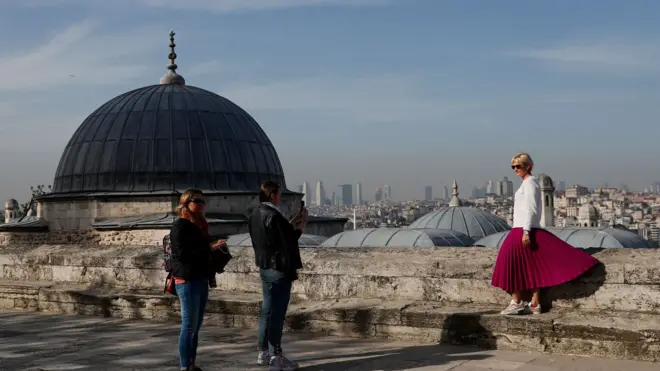 Türkiye'ye en çok turist gönderen ülkelerden Rusya 1 Haziran'a kadar bütün uçuşları iptal etti.