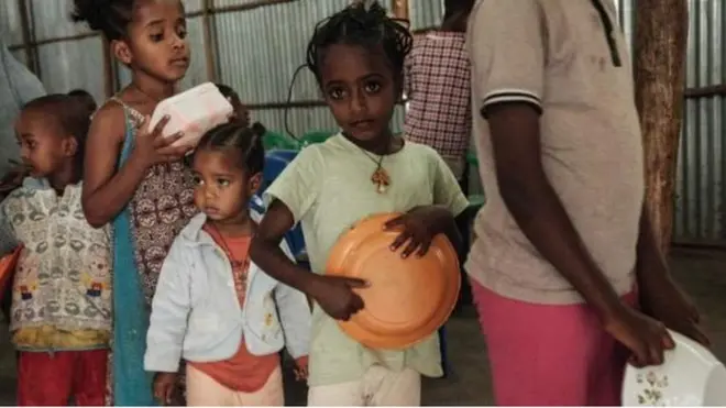 Naannoo Tigiraayitti ijoollee nyaata eeggachaa jirtu