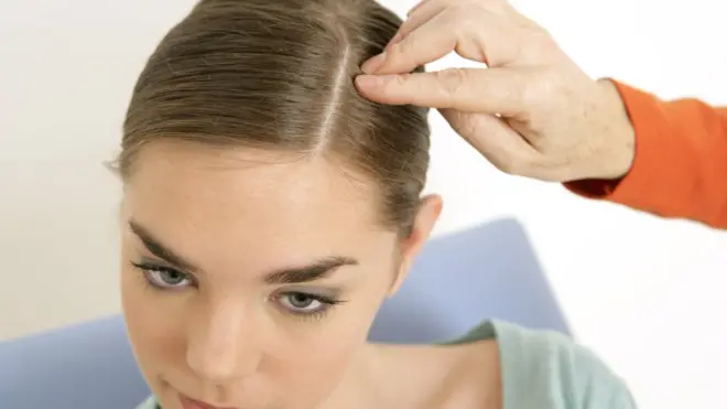 La pregunta de por qué tenemos pelo en algunas zonas de nuestro cuerpo y otras no fue una interrogante por siglos para la ciencia.