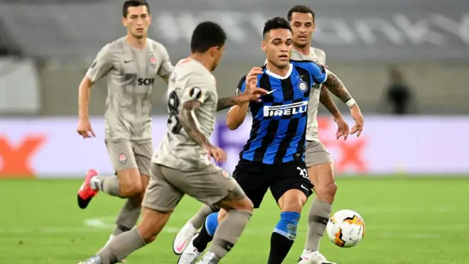 Луатаро Мартінес - автор першого голу у ворота "Шахтаря"