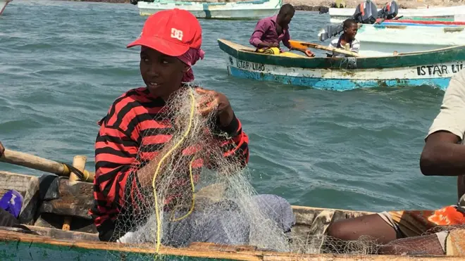 Rayaan waxay biishaan walaaleheed iyo hooyadeed oo xanuunsan