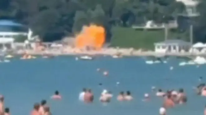 ロシアのビーチでウクライナのドローンが爆発した