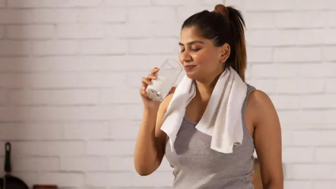 हेल्थ ड्रिंक्स किंवा एनर्जी ड्रिंक्स घेत असाल, 'या' गोष्टींची काळजी नक्की घ्या...