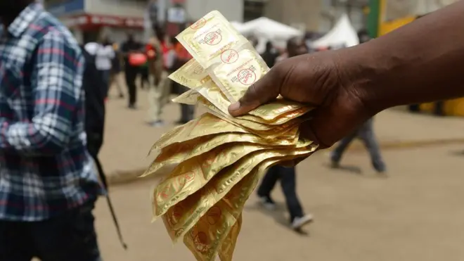 Diperkirakan sekitar enam juta perempuan Filipina menginginkan alat kontrasepsi namun tidak bisa mendapatkannya.