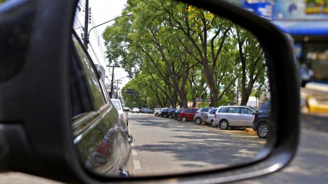 Carros estacionadoslotofácil da independência todos os resultadosvia pública vistos no reflexo do espelho retrovisorlotofácil da independência todos os resultadosum carro