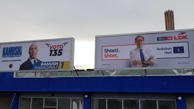 Avdulah Hoti (desno) kandidat je za još jedan premijerski mandat, dok se Ramuš Haradinaj već kandidovao za predsedničku funkciju - iako se za nju ne glasa na ovim izborima