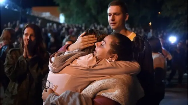 Вночі у Мінську почали відпускати затриманих під час протесту та просто на вулицях