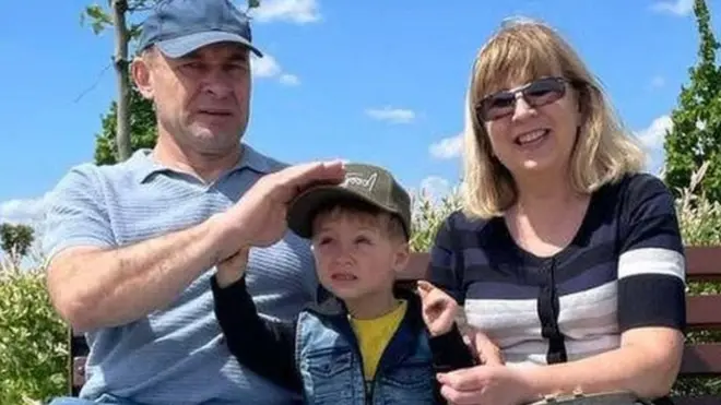 مارینا، ان کے شوہر ماہیلو اور نواسہ