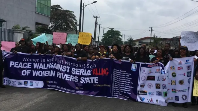 Di women dey protest