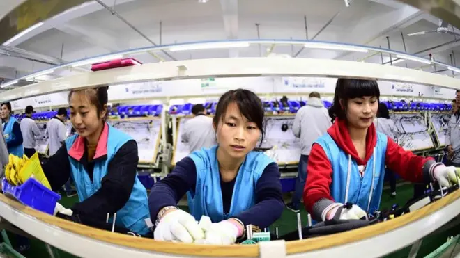 中国海关总署披露2018年的外贸数据。中国外贸进出口总值超过30万亿元人民币，比2017年增长9.7%